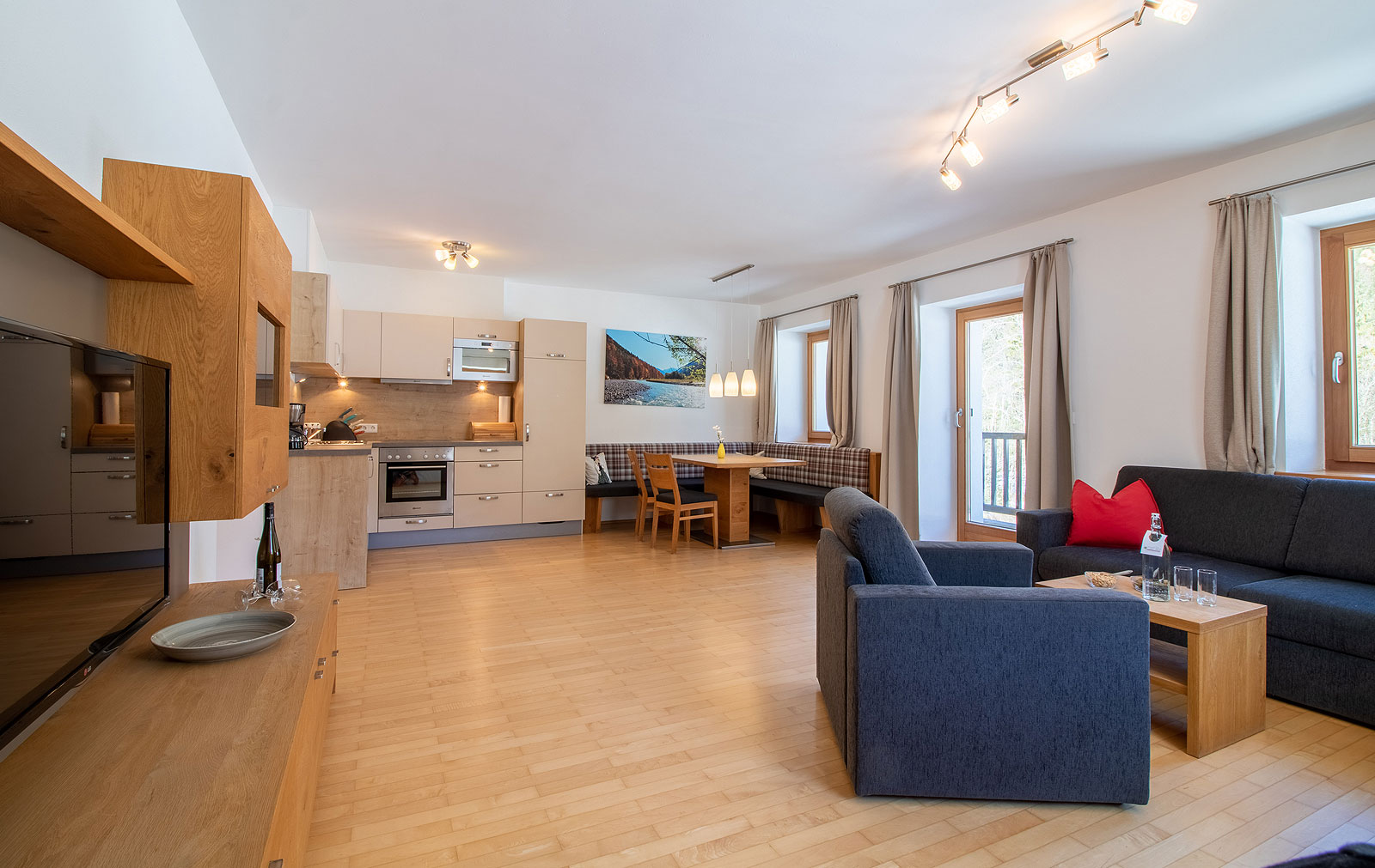 Foto: Ferienwohnung Falkensuite beim Hotel Hinterriss Eng in Tirol - Last Minute Urlaub günstig buchen.