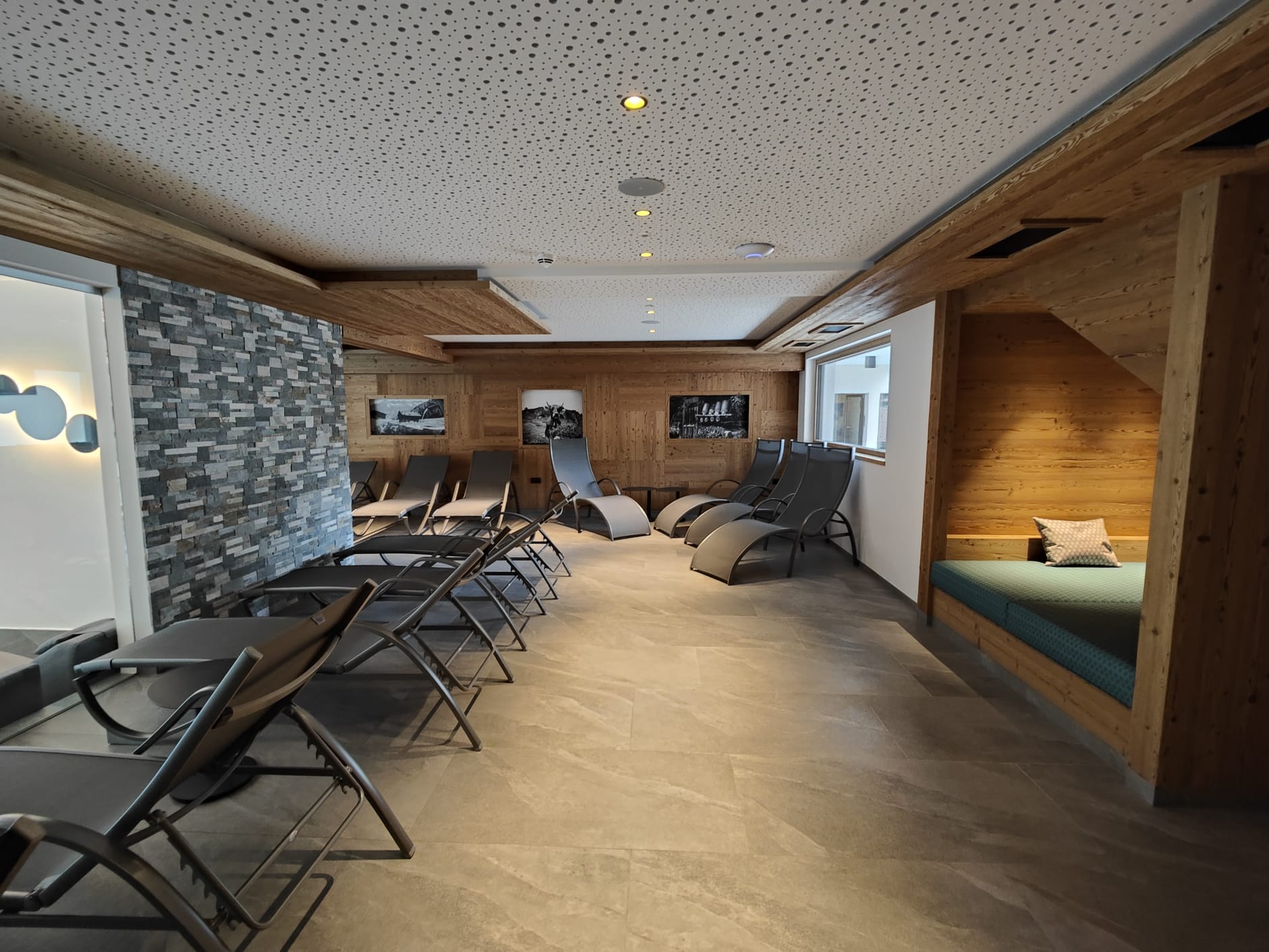 Foto: Cosy Ruheraum im Last Minute Urlaub im Hotel Hinterriss Eng günstig entspannen in Tirol.