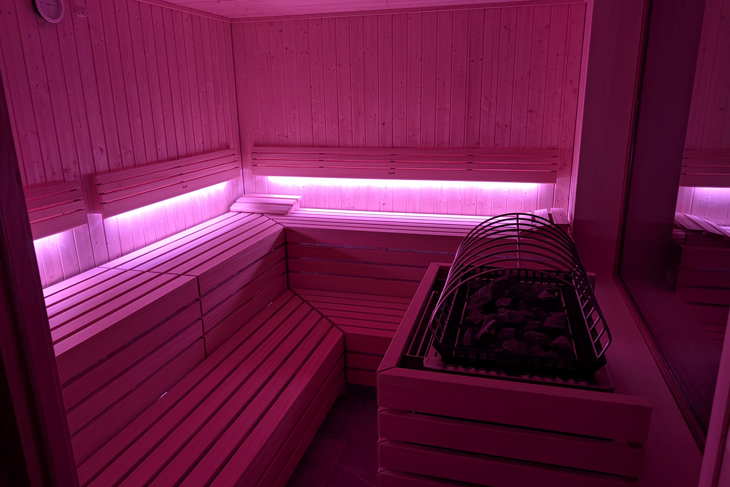 Farbtherapie in der Sauna in Hinterriss