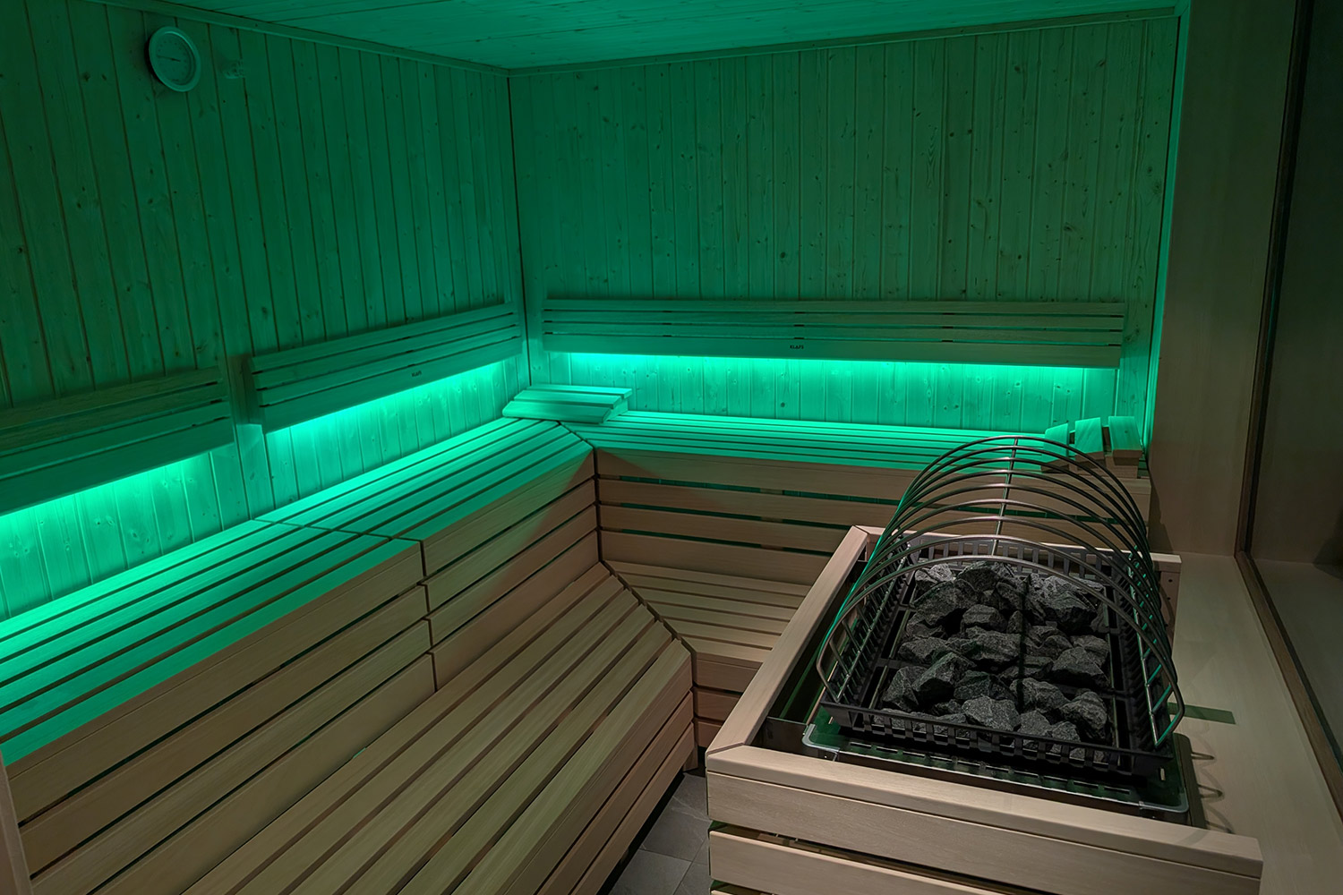 Farbtherapie Grün in der Sauna in Hinterriss